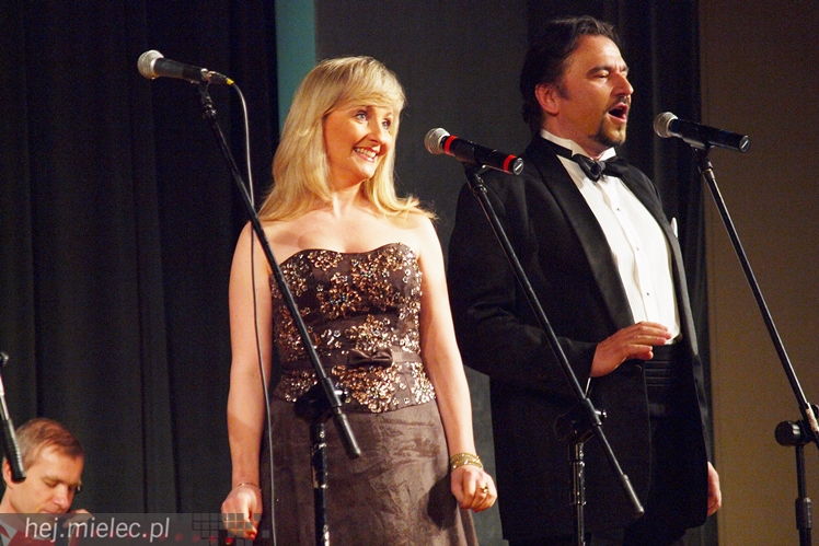 Artur Jaroń ze swoimi muzykami i solistami znów czarował mielczan