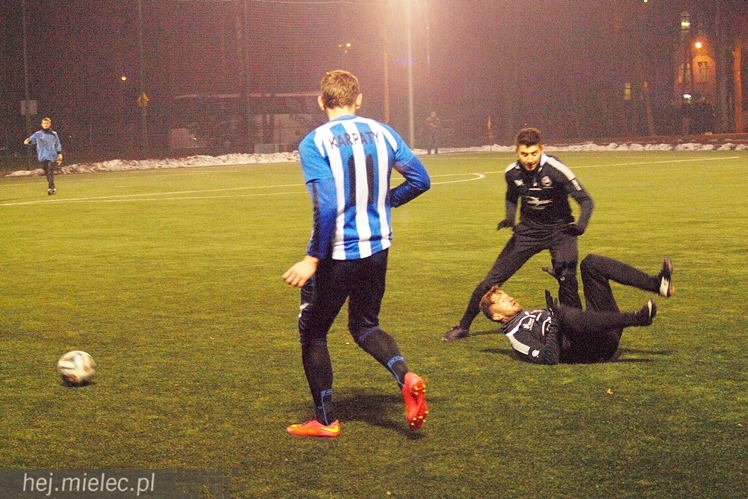 Sparing: lider z Krosna rozbity