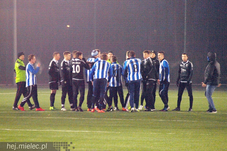 Sparing: lider z Krosna rozbity