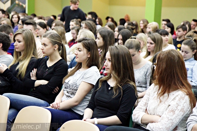 Międzynarodowy Dzień Języka Ojczystego w Mielcu - uroczystości w ZST