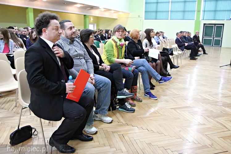 Międzynarodowy Dzień Języka Ojczystego w Mielcu - uroczystości w ZST