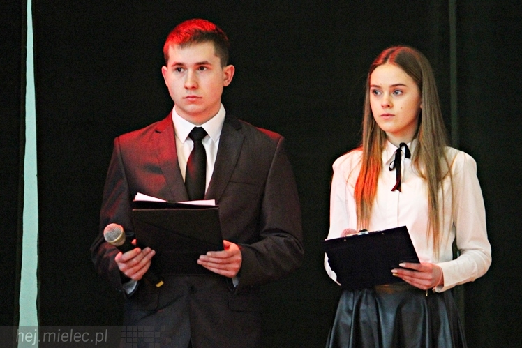 Międzynarodowy Dzień Języka Ojczystego w Mielcu - uroczystości w ZST