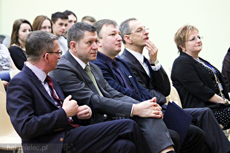 Międzynarodowy Dzień Języka Ojczystego w Mielcu - uroczystości w ZST