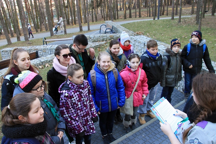 Gra miejska oraz kominek na Dzień Myśli Braterskiej