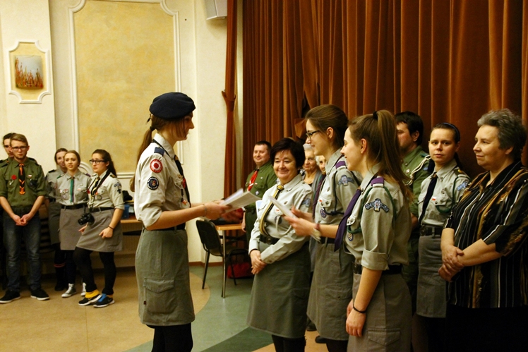 Gra miejska oraz kominek na Dzień Myśli Braterskiej