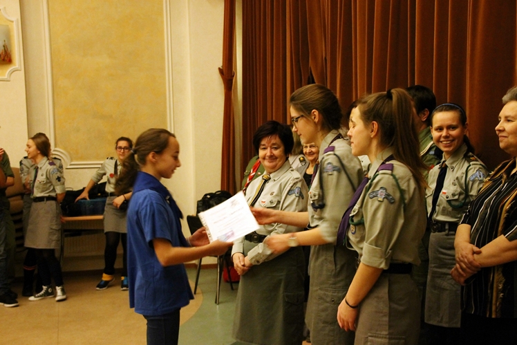 Gra miejska oraz kominek na Dzień Myśli Braterskiej