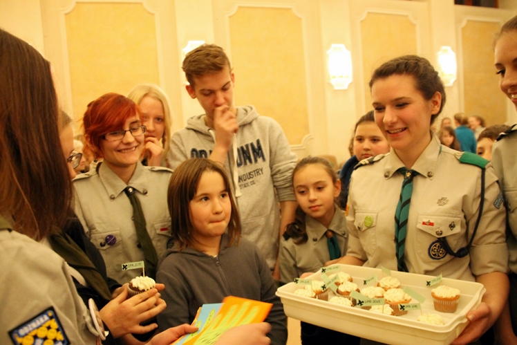 Gra miejska oraz kominek na Dzień Myśli Braterskiej