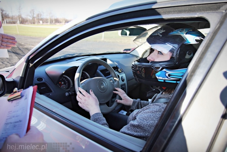 Brunetki, Blondynki z Automobilklubem Mieleckim. Motoryzacyjne Święto Kobiet