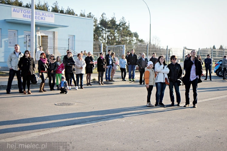 Brunetki, Blondynki z Automobilklubem Mieleckim. Motoryzacyjne Święto Kobiet