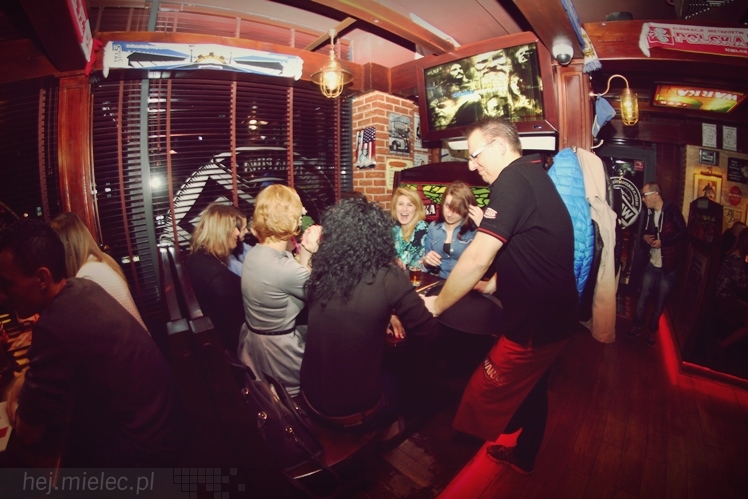 Karaoke w Piwiarni Warka przebiega w fantastycznej atmosferze!