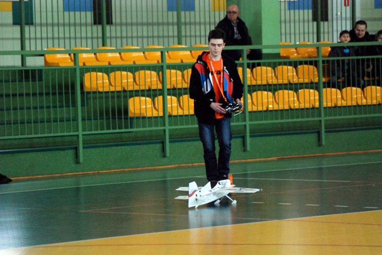 W Mielcu odbyły się Zawody Modeli Halowych klasy F1n