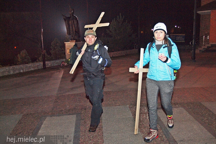 Ekstremalna Droga Krzyżowa: z Mielca do Pilzna!