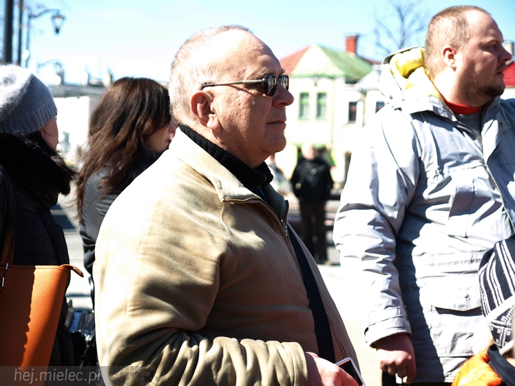 Gryf Mielecki przemówił! Przypomina historię miasta! I ryczy!