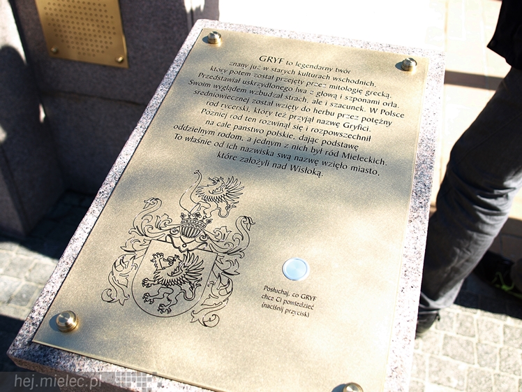 Gryf Mielecki przemówił! Przypomina historię miasta! I ryczy!