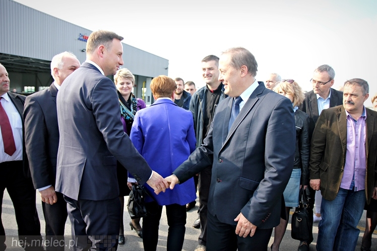 Andrzej Duda w Mielcu. Konferencja prasowa ws. przetargu na śmigłowce dla wojska