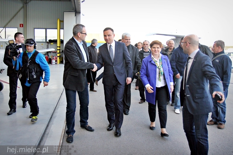 Andrzej Duda w Mielcu. Konferencja prasowa ws. przetargu na śmigłowce dla wojska