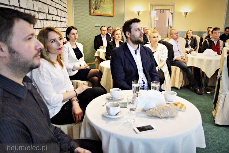 Kubek Biznesu: Jak zwiększyć sprzedaż w firmie?
