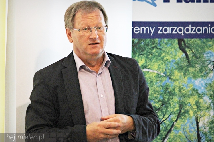 Kubek Biznesu: Jak zwiększyć sprzedaż w firmie?