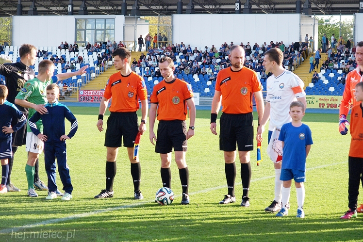 Lider 2 ligi piłkarskiej poległ w Mielcu!