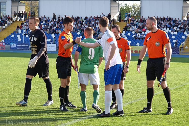 Lider 2 ligi piłkarskiej poległ w Mielcu!