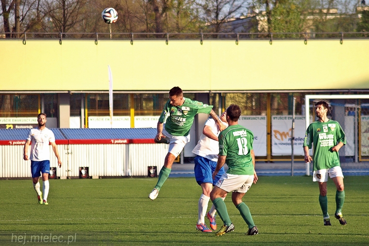 Lider 2 ligi piłkarskiej poległ w Mielcu!