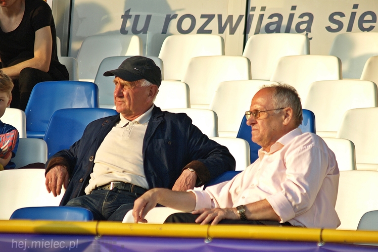 Lider 2 ligi piłkarskiej poległ w Mielcu!