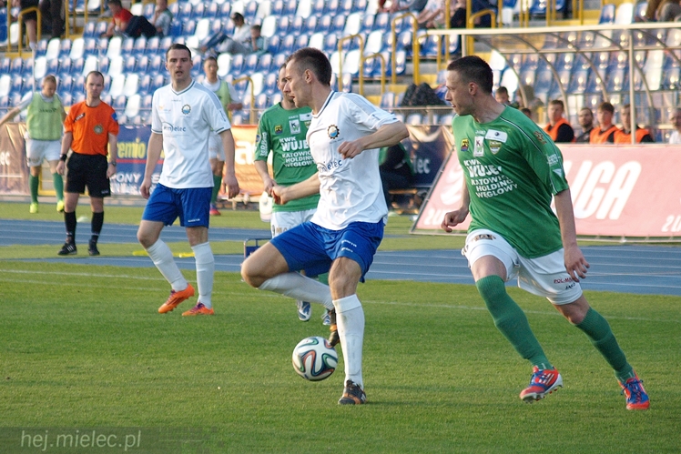 Lider 2 ligi piłkarskiej poległ w Mielcu!