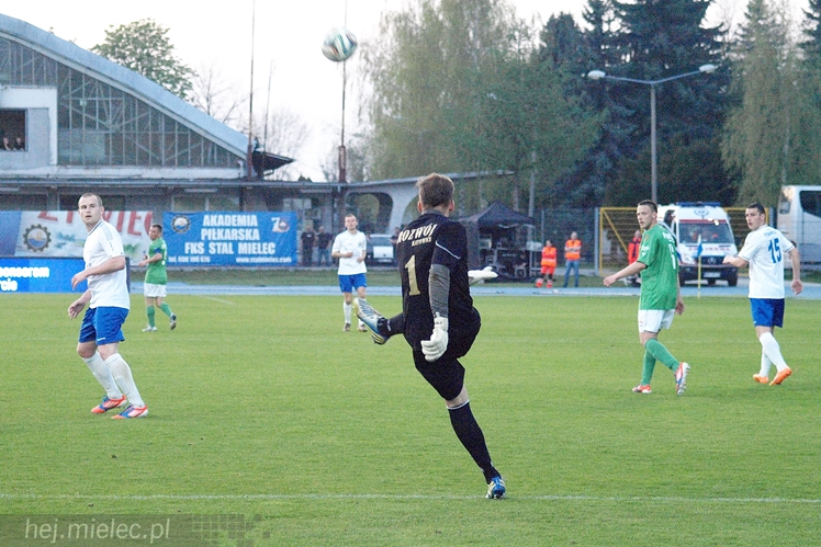 Lider 2 ligi piłkarskiej poległ w Mielcu!