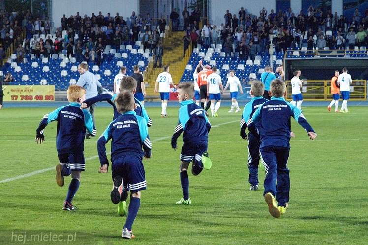 Lider 2 ligi piłkarskiej poległ w Mielcu!