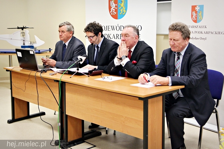Radni Sejmiku Podkarpackiego w Mielcu skrytykowali przetarg MON na śmigłowce