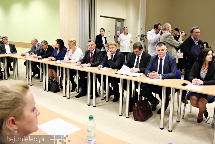 Radni Sejmiku Podkarpackiego w Mielcu skrytykowali przetarg MON na śmigłowce