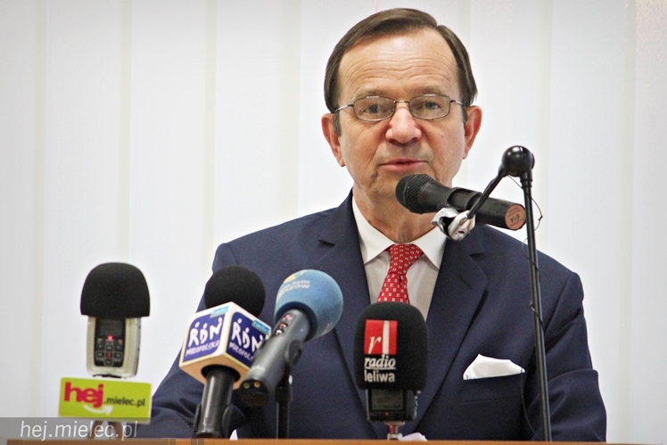 Radni Sejmiku Podkarpackiego w Mielcu skrytykowali przetarg MON na śmigłowce