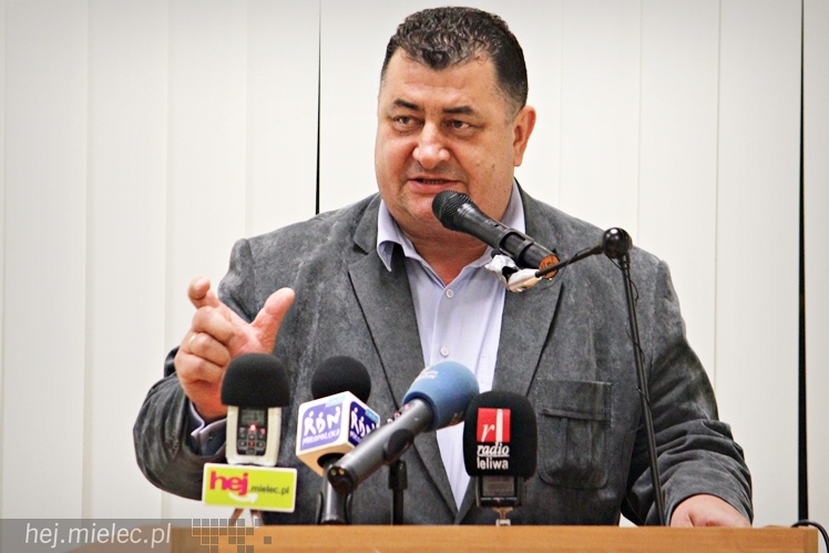 Radni Sejmiku Podkarpackiego w Mielcu skrytykowali przetarg MON na śmigłowce
