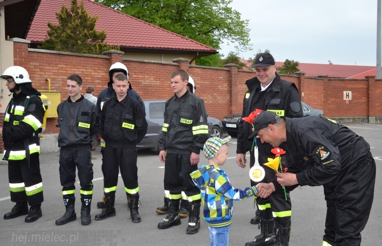 Pokaz strażaków z OSP Wadowice Górne dla uczniów