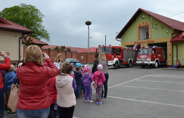 Pokaz strażaków z OSP Wadowice Górne dla uczniów