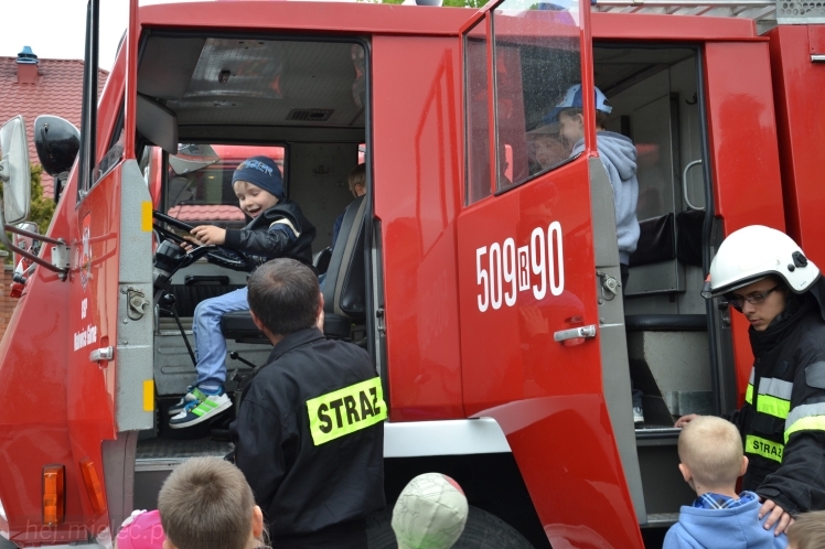 Pokaz strażaków z OSP Wadowice Górne dla uczniów