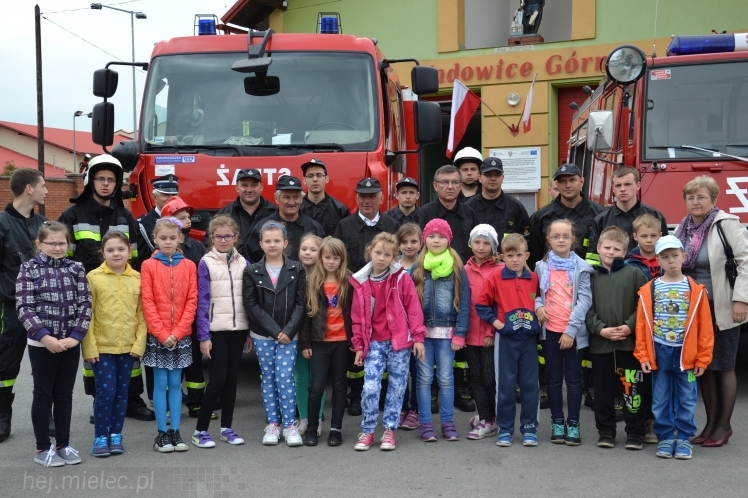 Pokaz strażaków z OSP Wadowice Górne dla uczniów