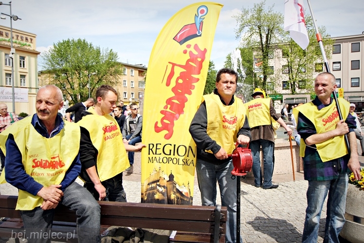 Pikieta w obronie PZL Mielec ws. przetargu na śmigłowce dla polskiej armii