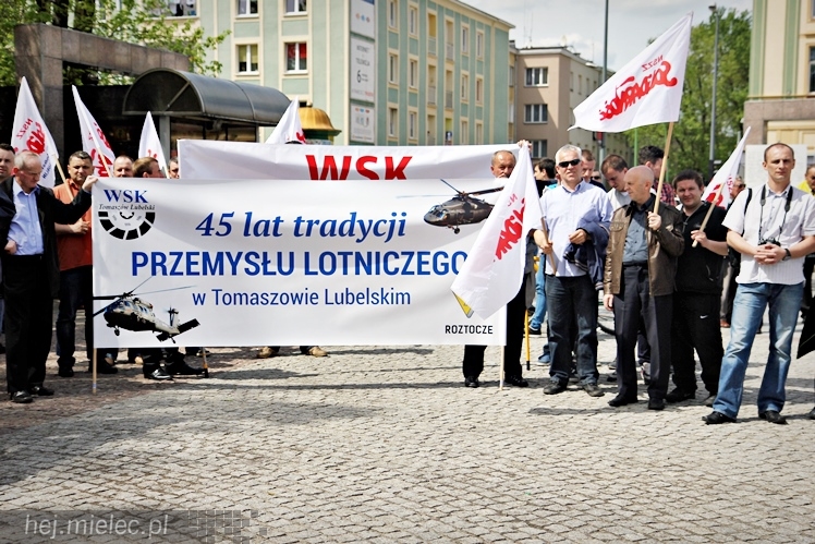 Pikieta w obronie PZL Mielec ws. przetargu na śmigłowce dla polskiej armii