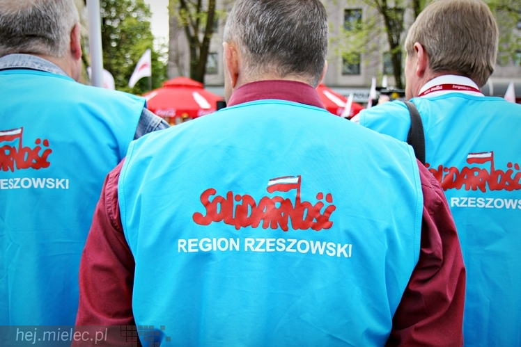 Pikieta w obronie PZL Mielec ws. przetargu na śmigłowce dla polskiej armii