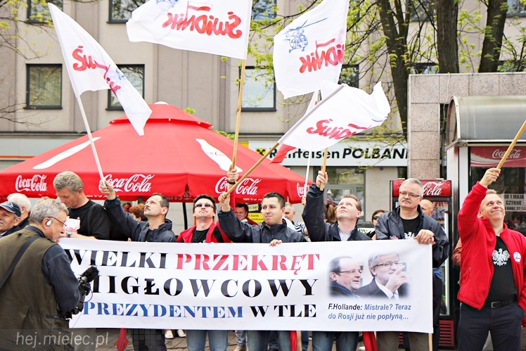 Pikieta w obronie PZL Mielec ws. przetargu na śmigłowce dla polskiej armii