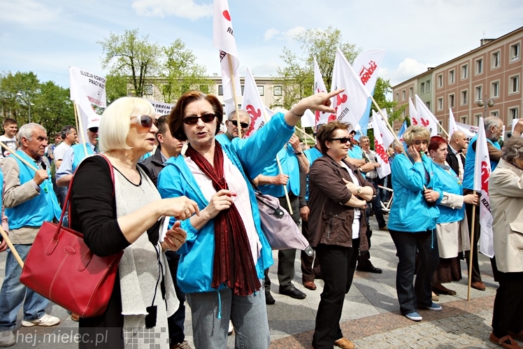 Pikieta w obronie PZL Mielec ws. przetargu na śmigłowce dla polskiej armii