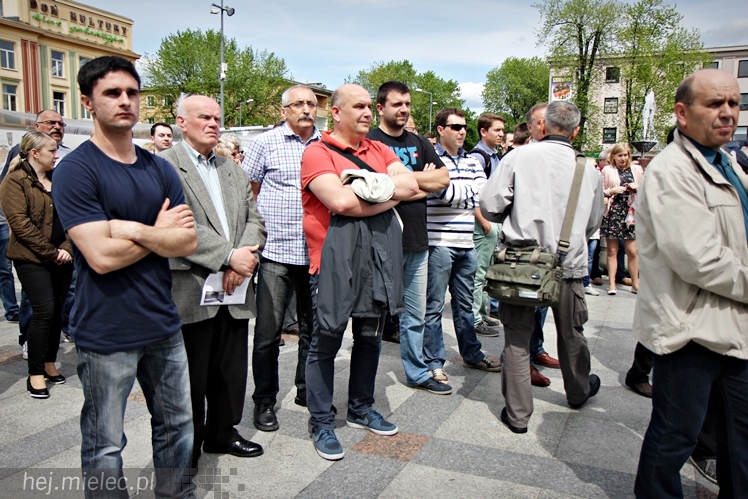 Pikieta w obronie PZL Mielec ws. przetargu na śmigłowce dla polskiej armii