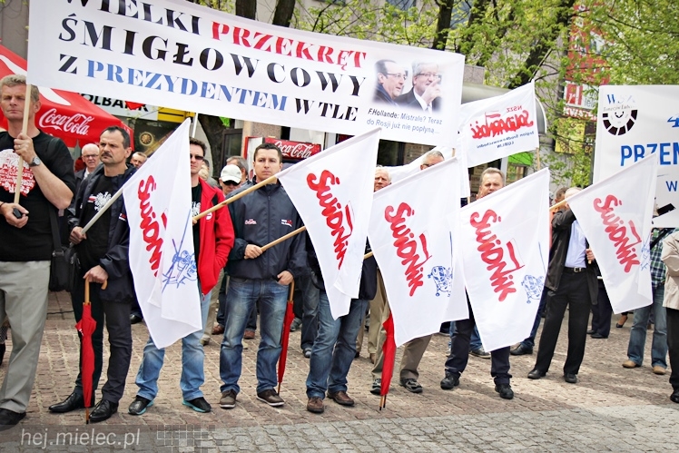 Pikieta w obronie PZL Mielec ws. przetargu na śmigłowce dla polskiej armii