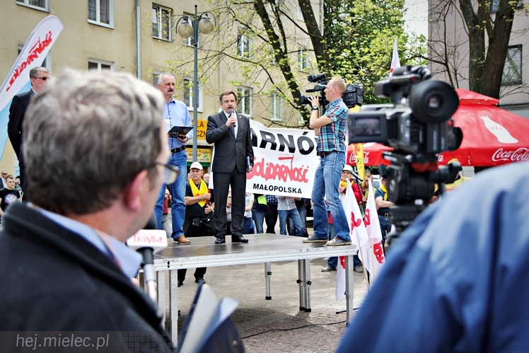 Pikieta w obronie PZL Mielec ws. przetargu na śmigłowce dla polskiej armii