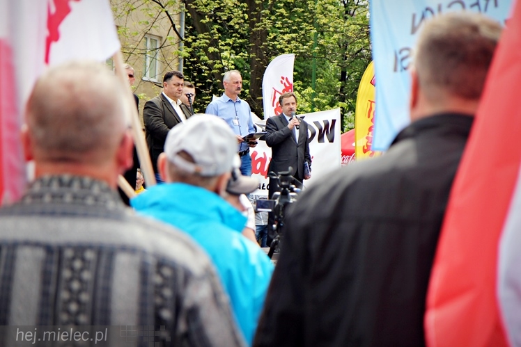 Pikieta w obronie PZL Mielec ws. przetargu na śmigłowce dla polskiej armii