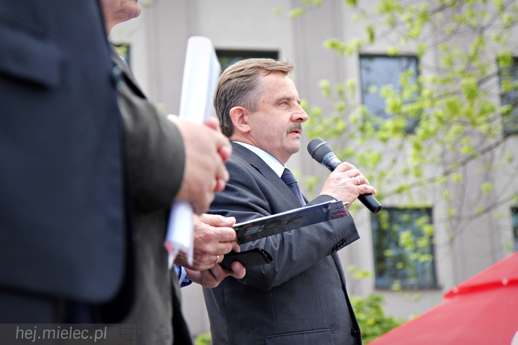 Pikieta w obronie PZL Mielec ws. przetargu na śmigłowce dla polskiej armii