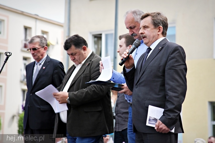 Pikieta w obronie PZL Mielec ws. przetargu na śmigłowce dla polskiej armii