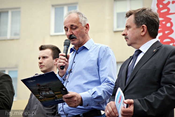 Pikieta w obronie PZL Mielec ws. przetargu na śmigłowce dla polskiej armii