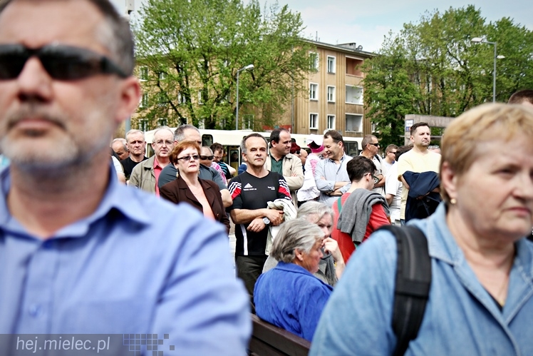 Pikieta w obronie PZL Mielec ws. przetargu na śmigłowce dla polskiej armii